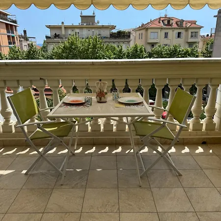 Maison étoile - Modern Apartamento San Remo